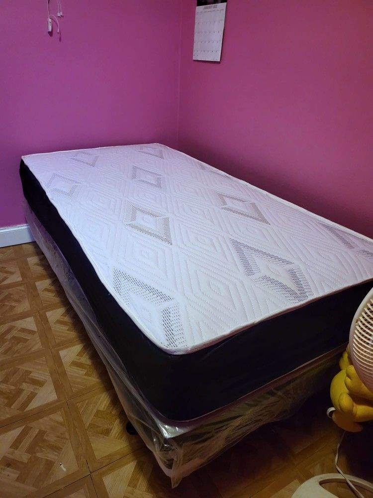 NEW TWIN-SIZE MATTRESS AND BOX SPRING 🆕️