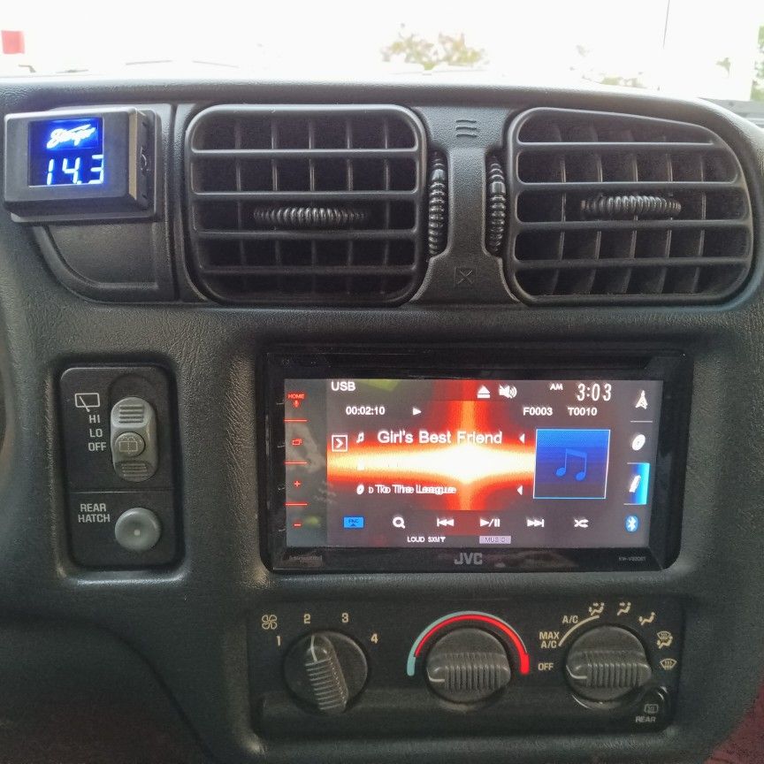JVC 2din DVD CD Bluetooth USB 13band Eq 4volt RCA Outputs Which Is Great For A Sound System $100firm Price Pickup Only Serious Buyers Please Please