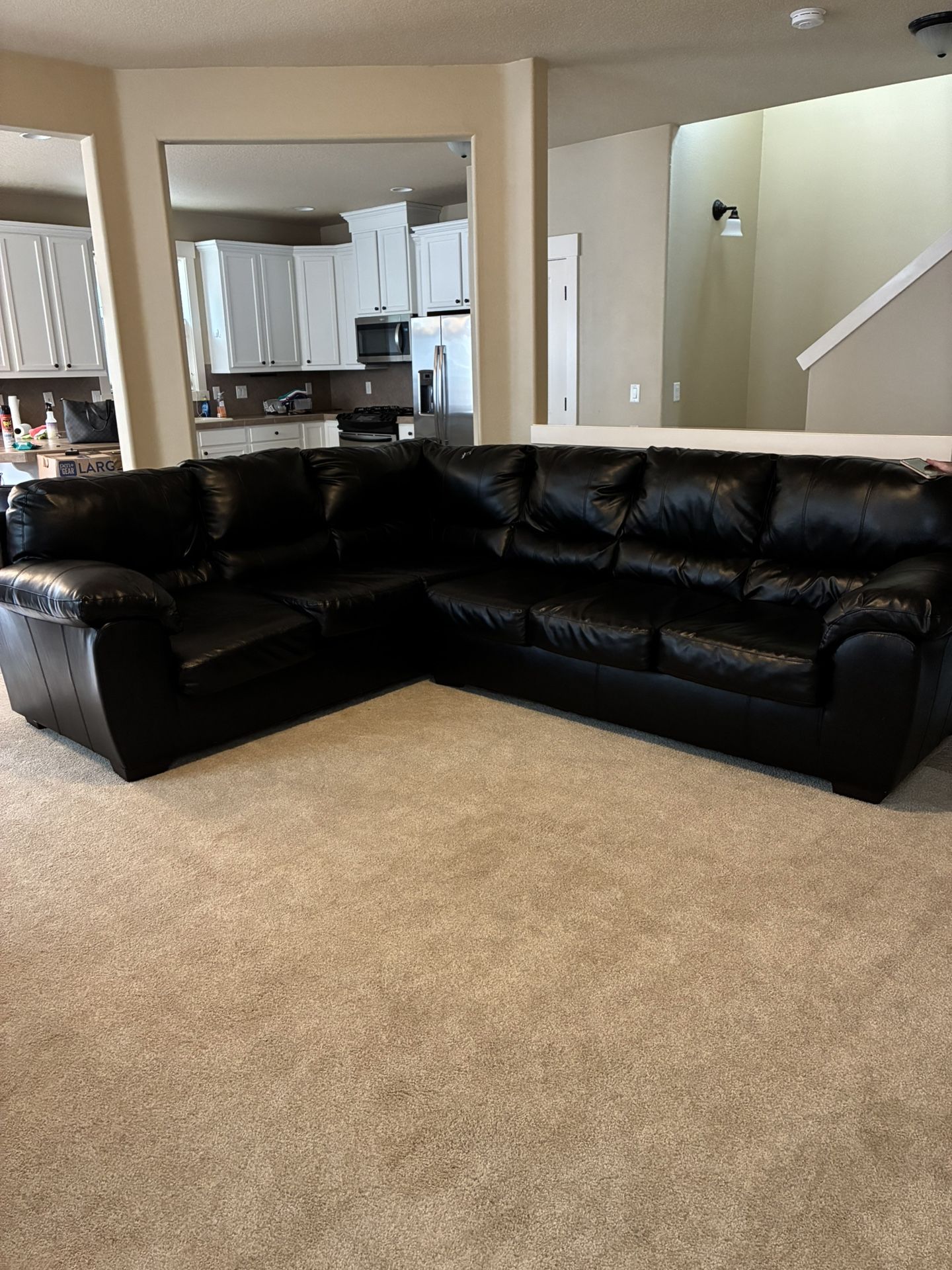 Black Leather 6 Seat Sectional With Coffee And End Tables