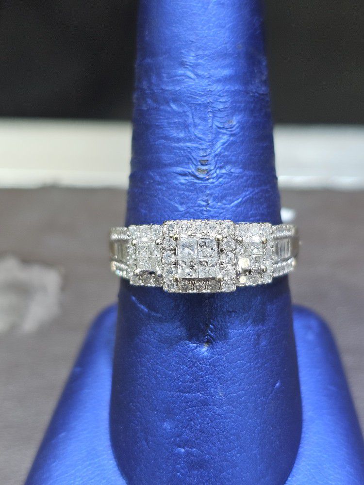 10kt WG Diamond Ring. (C-5) SIZE 9.5 ASK FOR RYAN. #10(contact info removed)