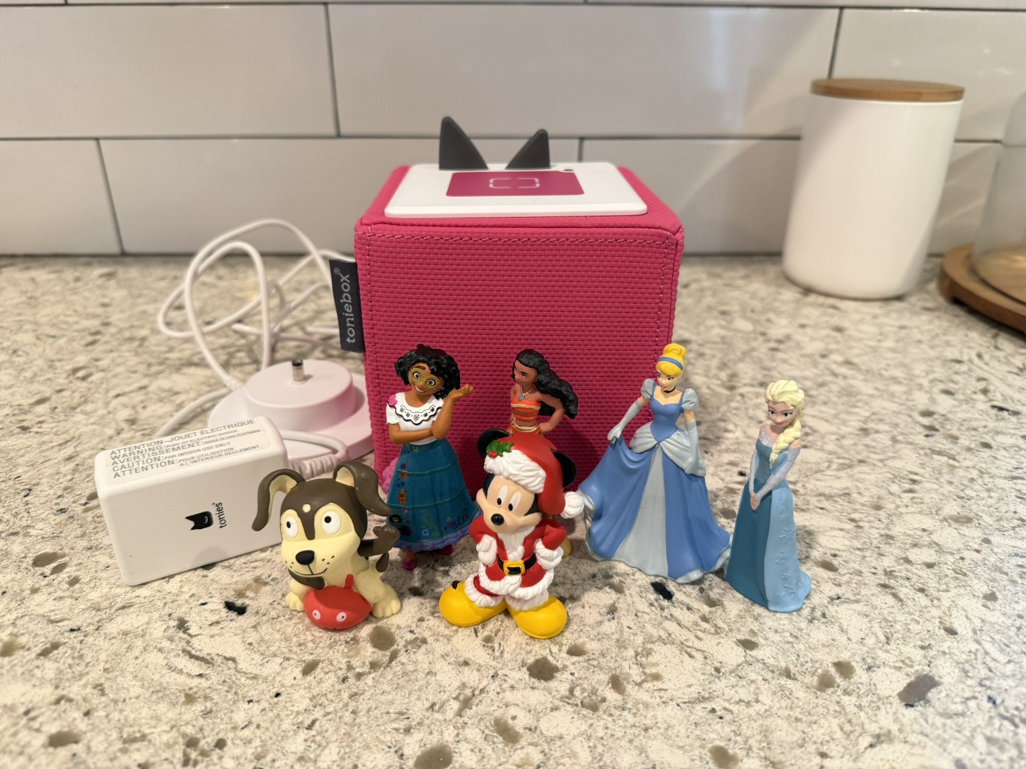 Toniebox With 6 Tonies