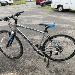 Cannondale Quick 4  hybrid Bike.Size L