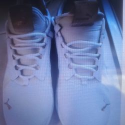 White Puma Men's Sneakers Size 10 M