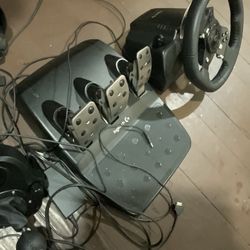 Logitech G920 Racing Wheel + Pedals + Shifter (Xbox/PC)
