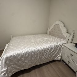 Bed ,dresser And Night Stand 