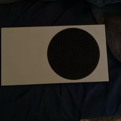 BOUGHT 2 WEEKS AGO USED ONE TIME XBOX SERSIE S