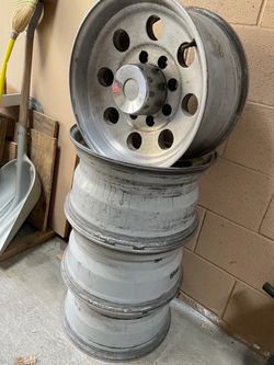 Set of 4 - 8 Lug aluminum Wheels / Rims - 3/4 Ton Pickup Truck
