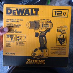 Dewalt drill/ 3/8 drill / driver kit