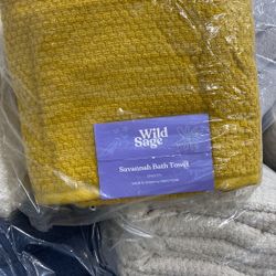 Lot of 1161 wild sage Savannah bath towels.  $4063