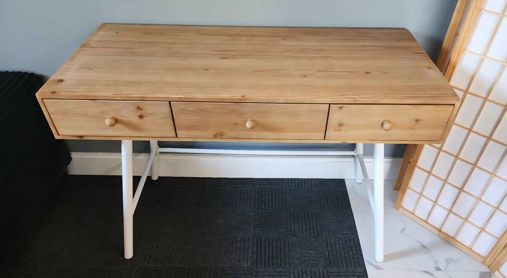 Brand new desk