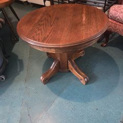 Oak Accent Or Coffee Table