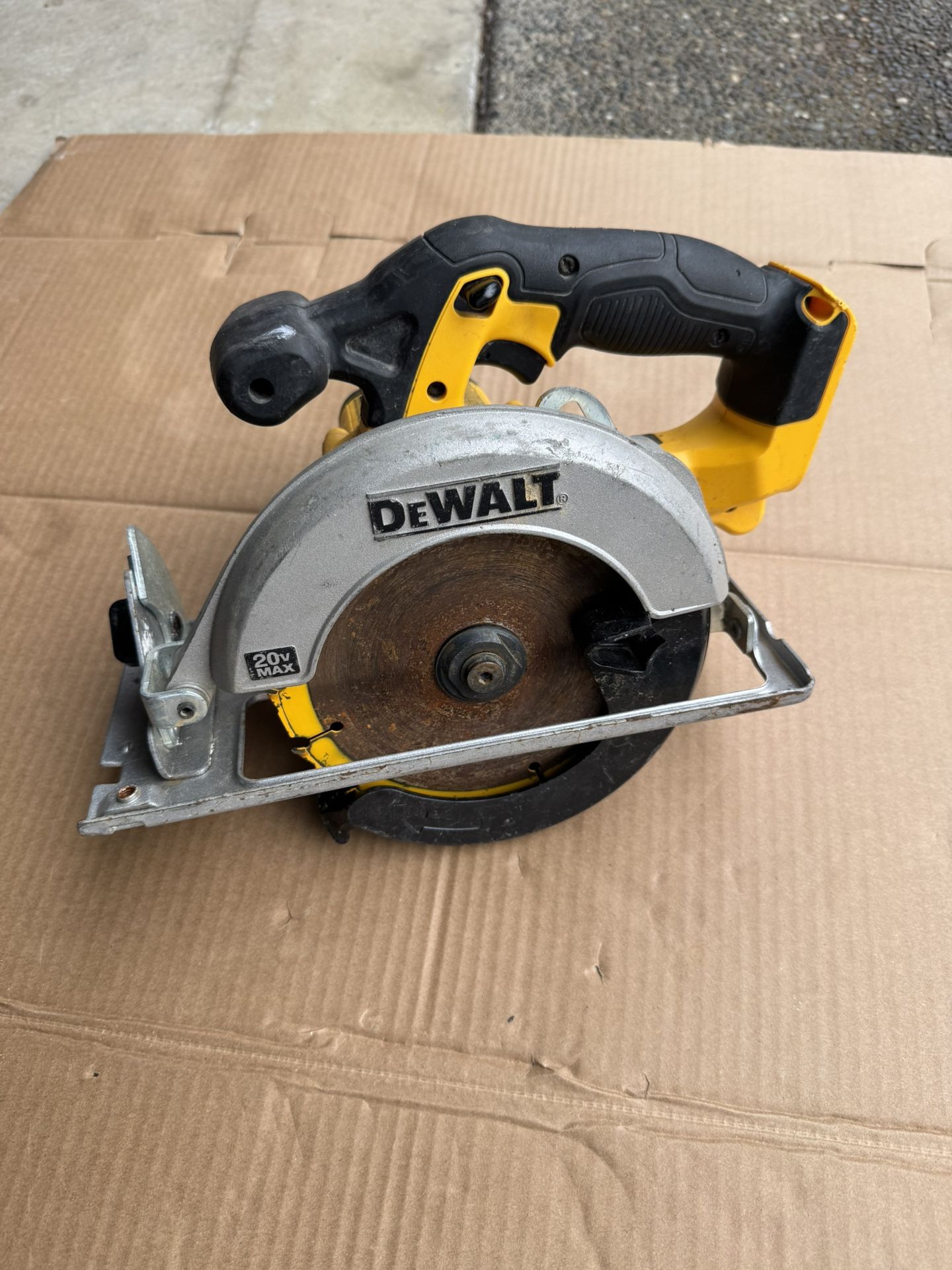 DeWalt Circular Saw 20v 6 1/2