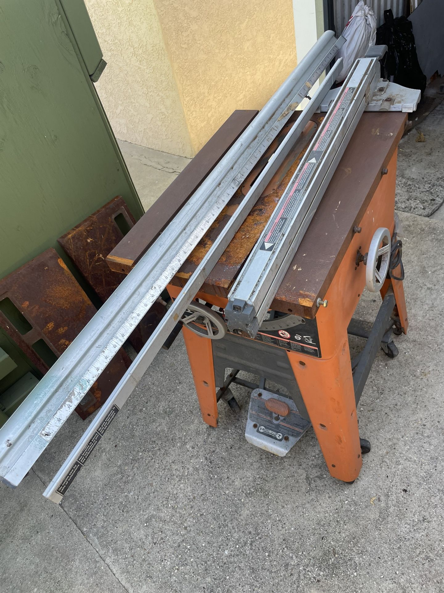 Rigid TS3650 Cast Iron Heavy Duty Table Saw 10”