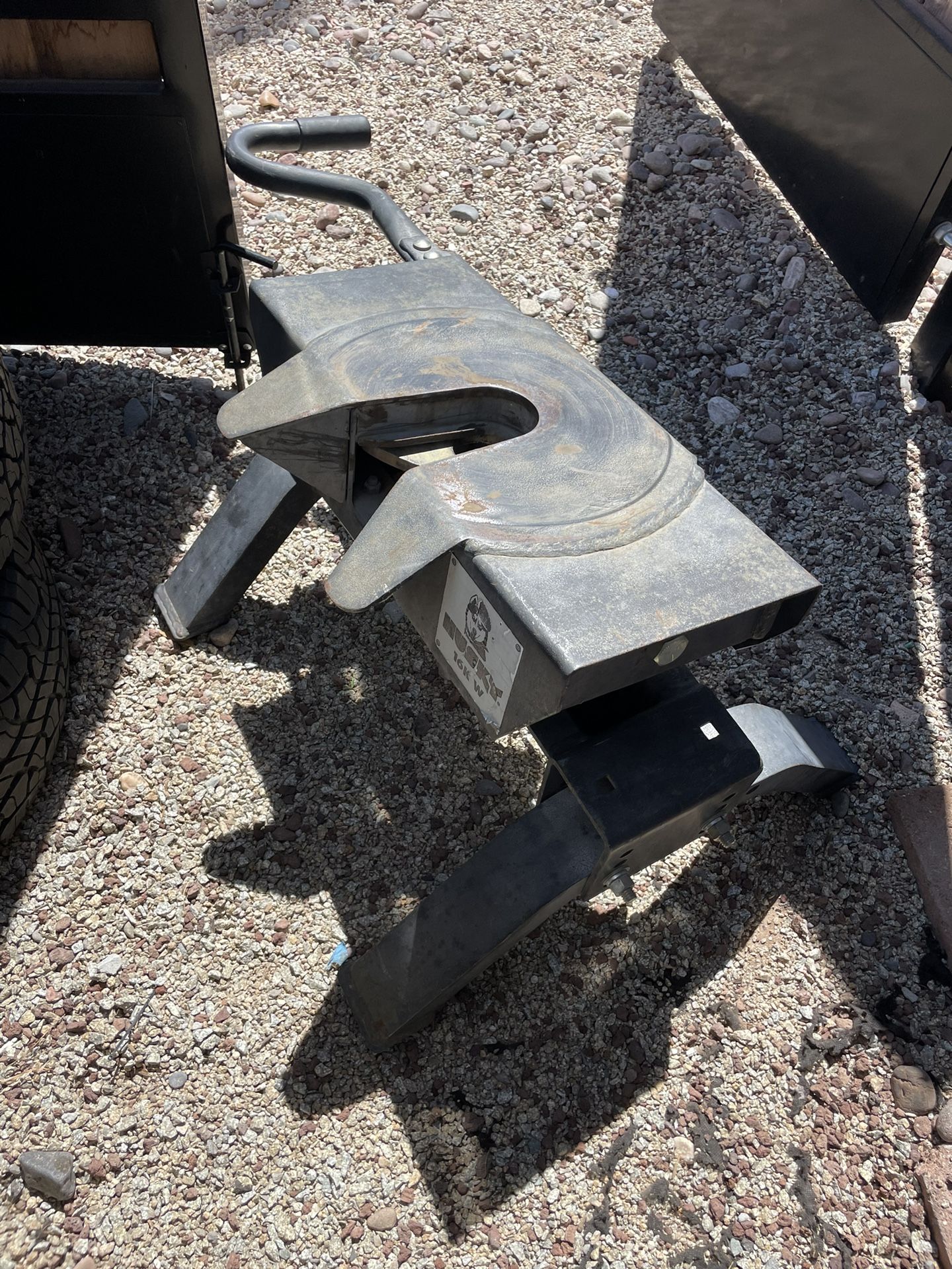 Husky 5th Wheel Plate