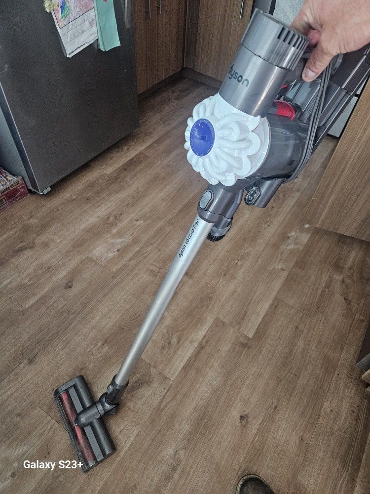 Dyson V6 Cordless