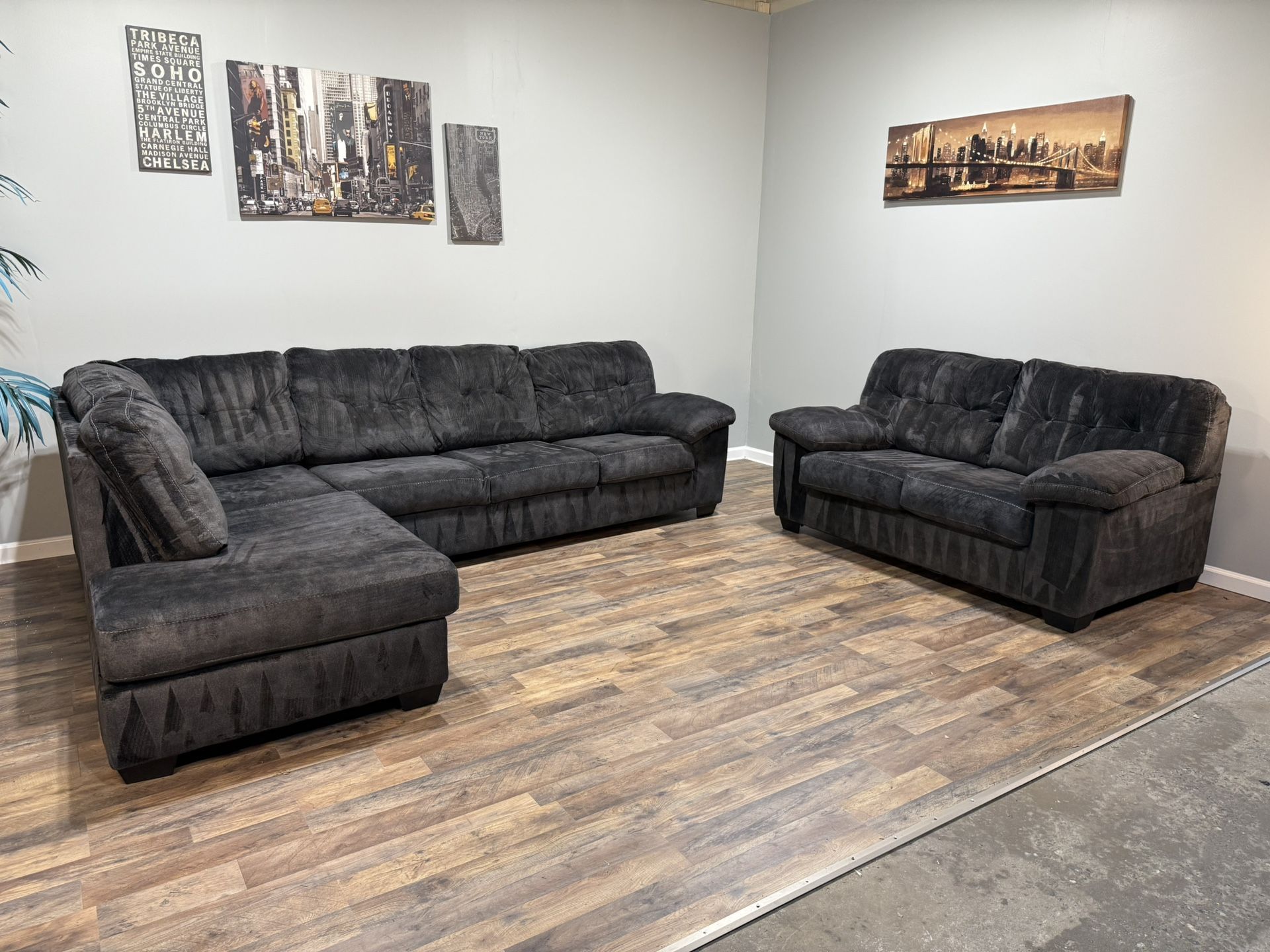 (Free Delivery!!) Sectional & Loveseat Set
