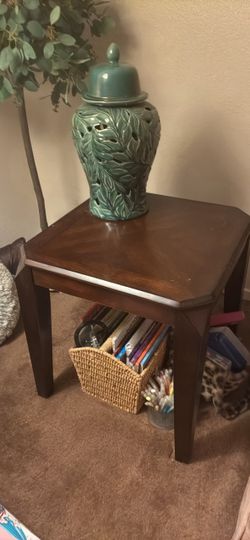 Side table walnut