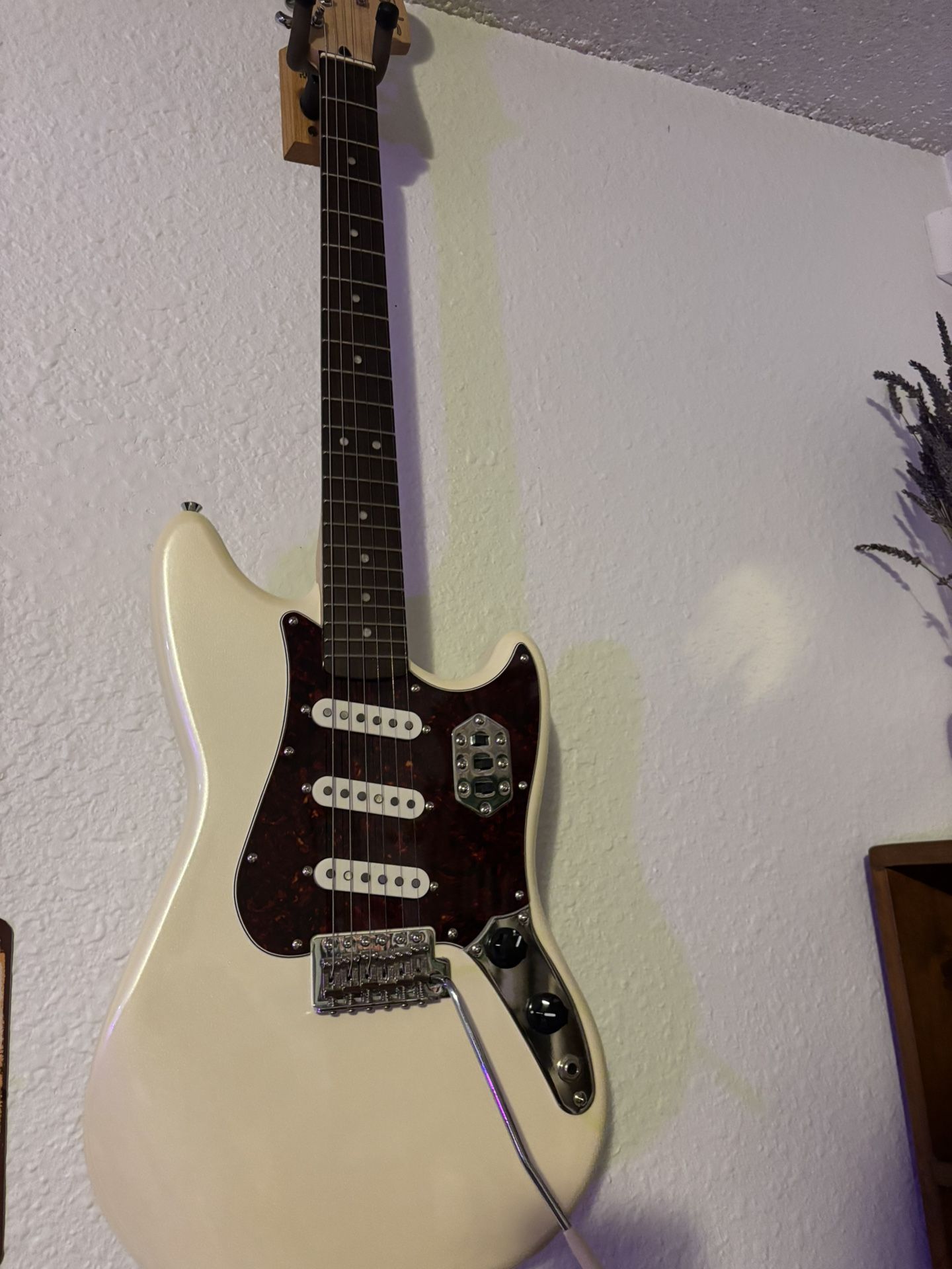 Squier Paranormal Cyclone