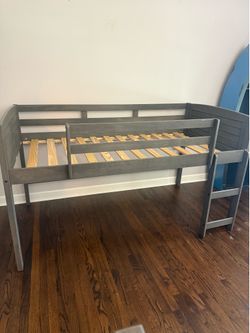 Kids lofted twin bed