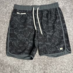 Vuori Shorts