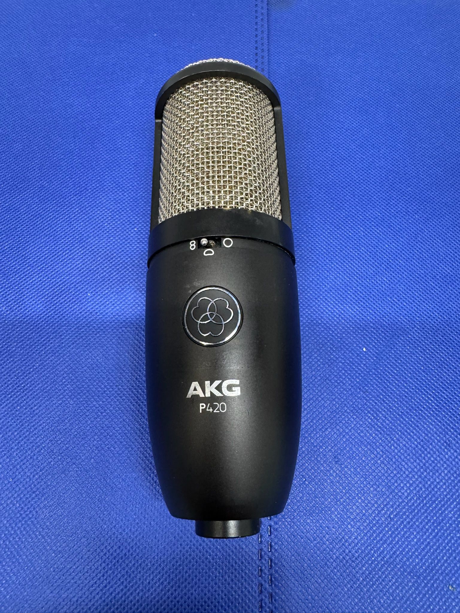 AKG P420 Multi-Patter Large Diaphragm Studio Condenser Recording Microphone