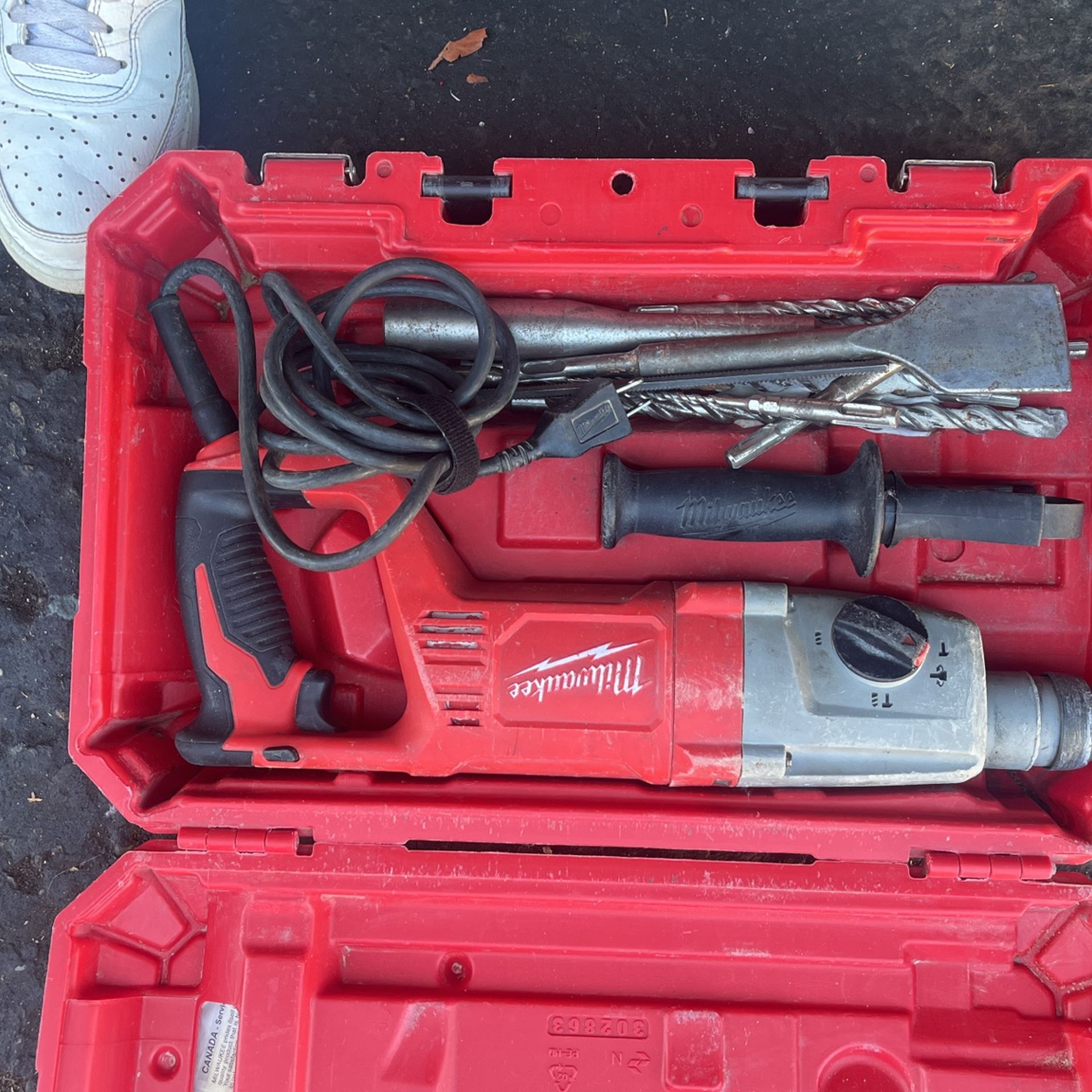 Milwaukee Corded SDS  D -handle  Rotary Hammer