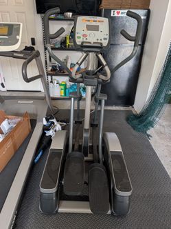 True Elliptical Machine M50