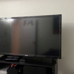 32” Toshiba W Roku Express Included 