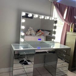 Mirrored Makeup Vanity With Bluetooth Mirror 