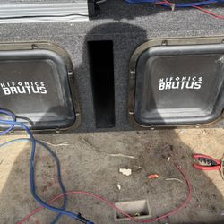 12in Subs And 1100w Amp
