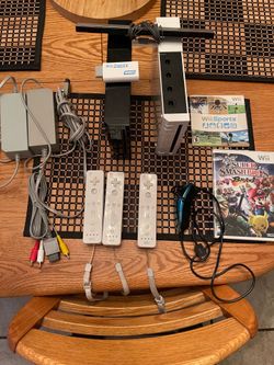 Nintendo Wii Console Bundle