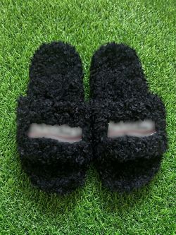 Women’s fur slides