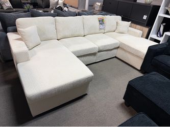 Stunning sectional! Easy financing! ❤️😍☎️