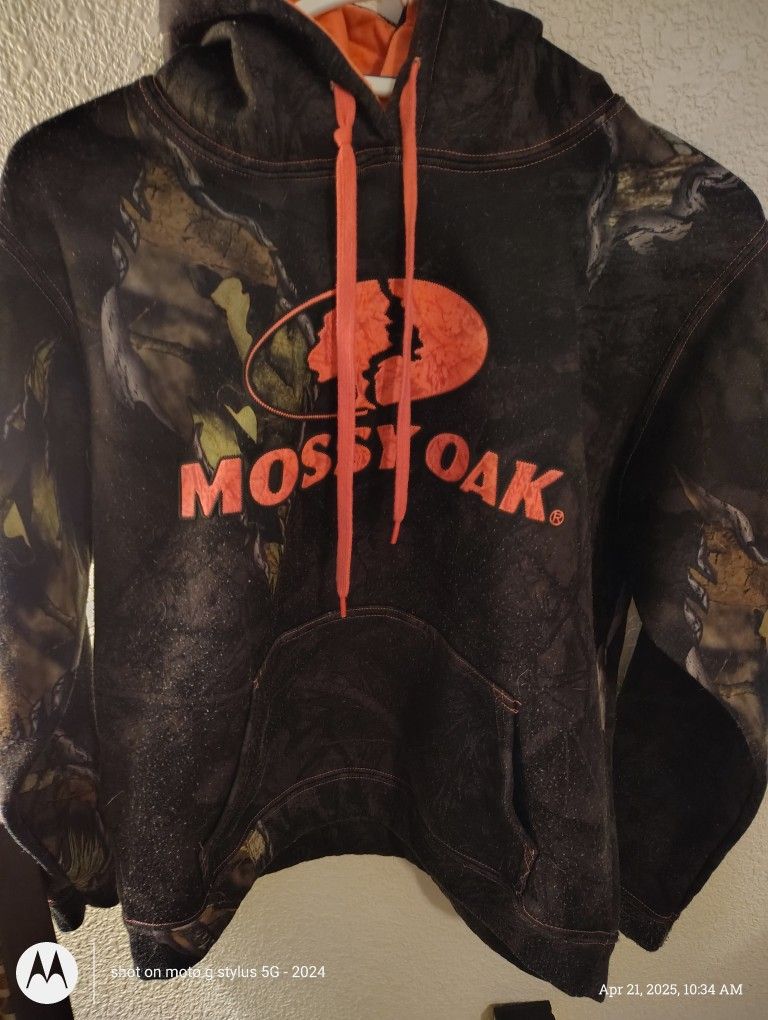 Mossy Oak Size Medium Hoody