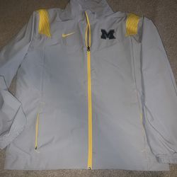 Michigan Nike Michigan Wolverines Football On-Field Sideline Jacket DN6238-007 Sz Medium