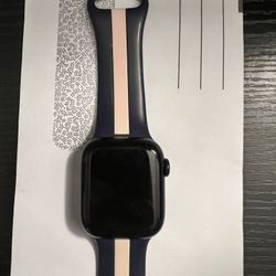 Apple Watch Series 7 with GPS, 41mm