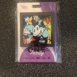 One Family Disney Puzzle Pin LE 750