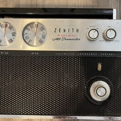 Vintage Zenith Royal 2000 All-Transistor FM/AM Radio Untested