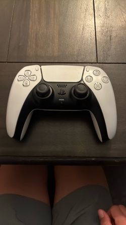 PlayStation 5 controller