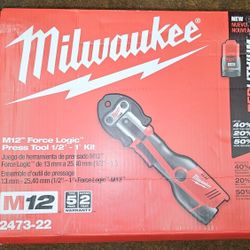 Milwaukee
M12 12-Volt Lithium-Ion Force Logic Cordless Press Tool Kit (3 Jaws Included) with Two 1.5 Ah Battery and Hard Case