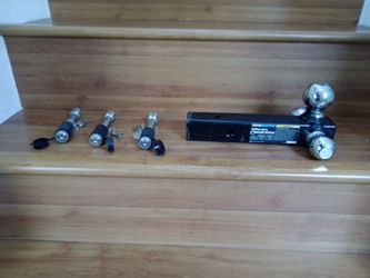 Haul master Tri-Ball trailer hitch And 3 piece of brand new hitch pin lock with keys