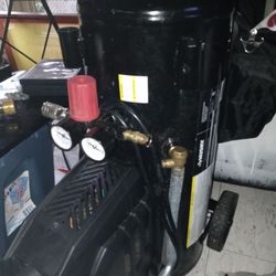 Husky Black Air Compresor 