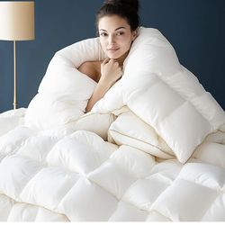 Brandnew Puffy White Feather Comforter King Size, All Season Duvet Insert Feather Downfiber Filled, 100% Cotton Luxury Hotel Collection, 4 Corner Loop