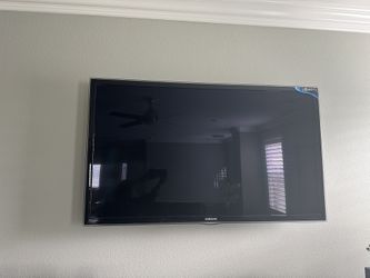 Samsung TV 58 Inches