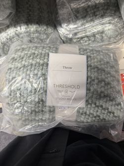 Throw Blankets 