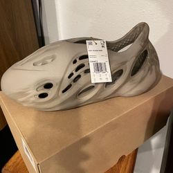 Yeezy Foam - Stone Sage - GX4472