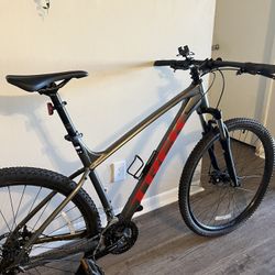 Marlin Trek Size XL