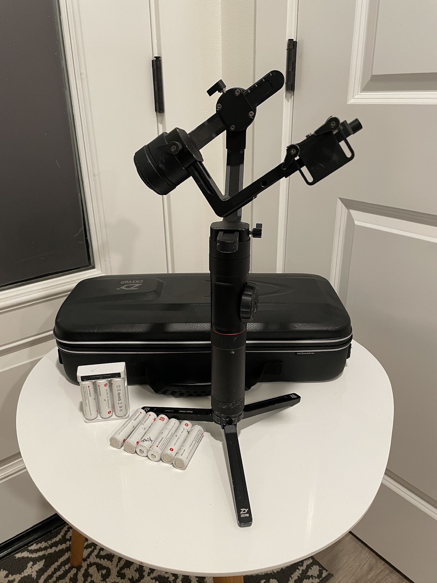 Zhiyun Crane V2 With Batteries, Case, Charger