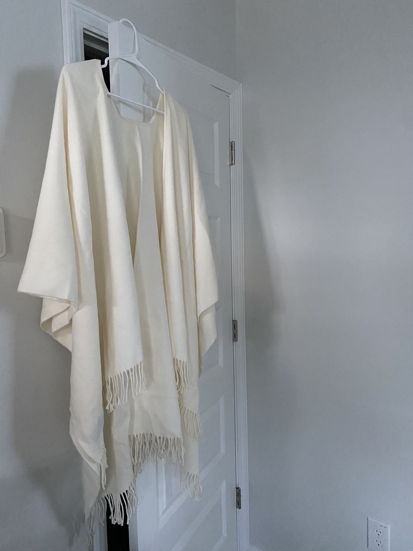 Authentic Lambs wool Shawl NWOT