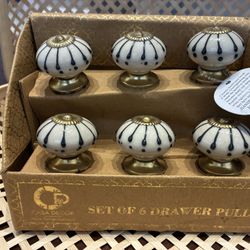 Beautiful Set Of 6 Drawers Pulls